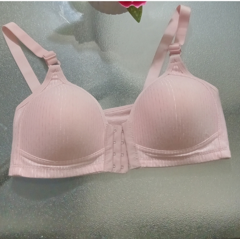 Light Soft Pink Bra.  Size 40-90 In China.